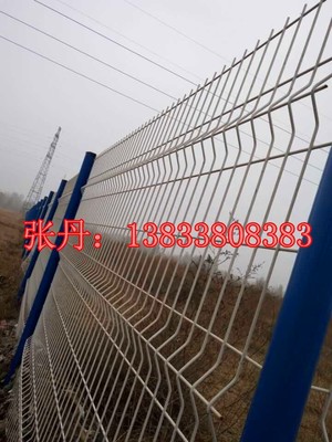 三角折彎護(hù)欄網(wǎng)安裝與高清細(xì)節(jié)圖解析——安平縣慕源絲網(wǎng)制品護(hù)欄網(wǎng)專業(yè)視角